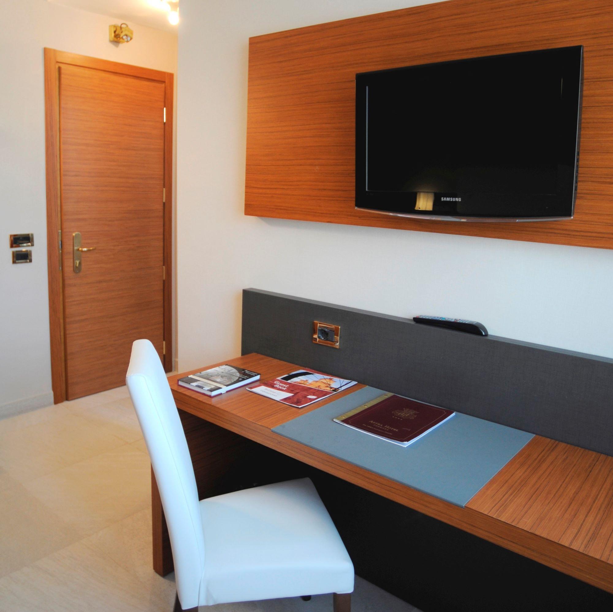 Astra Hotel Ferrara Esterno foto