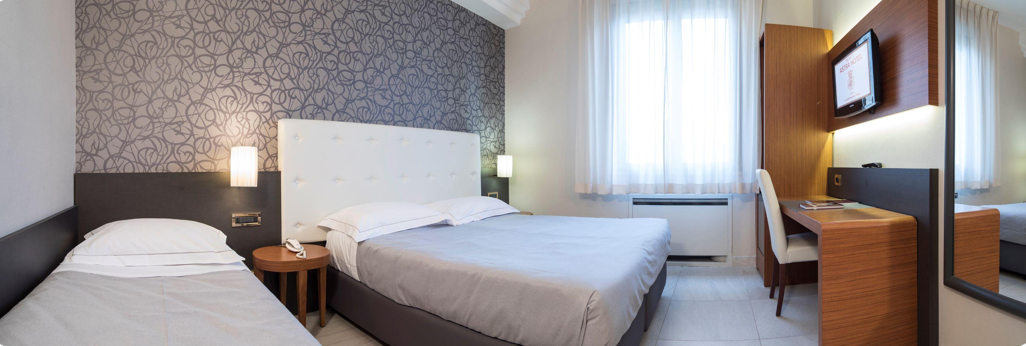 Astra Hotel Ferrara Esterno foto