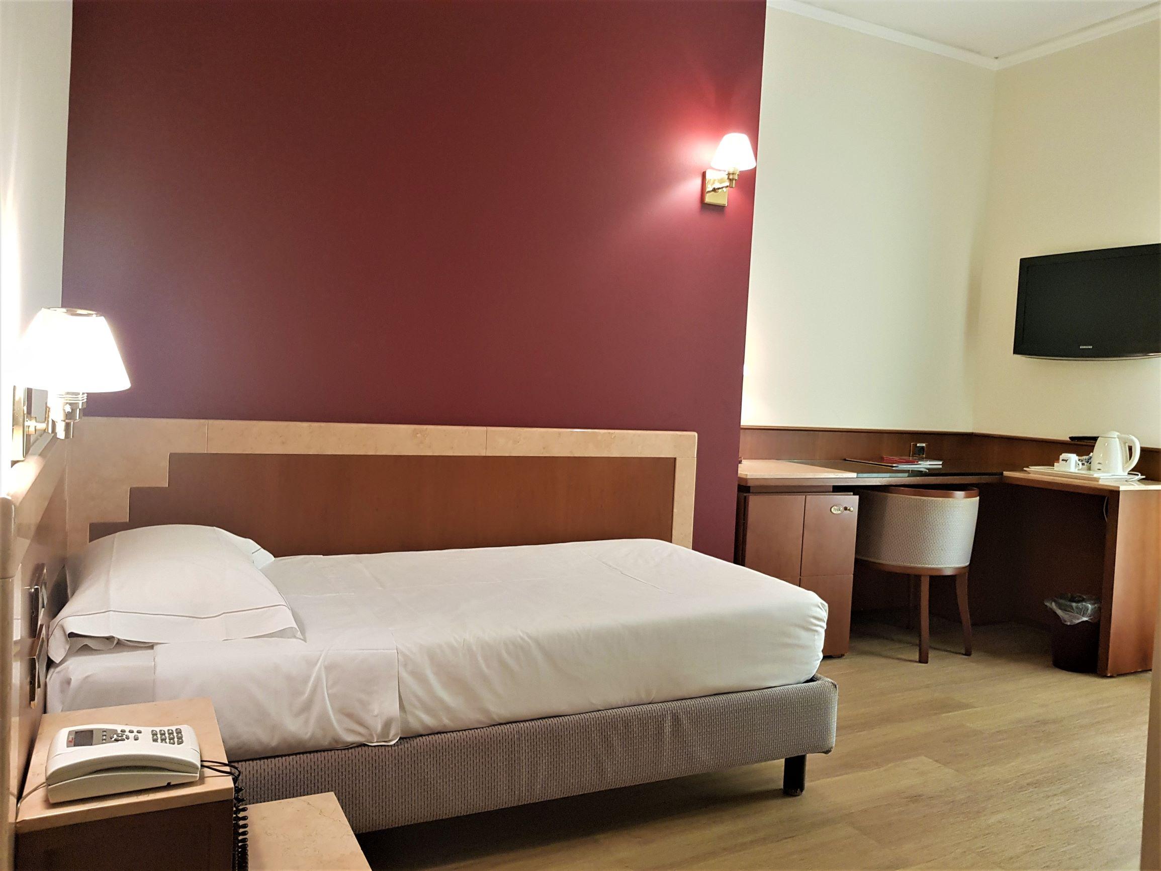 Astra Hotel Ferrara Esterno foto