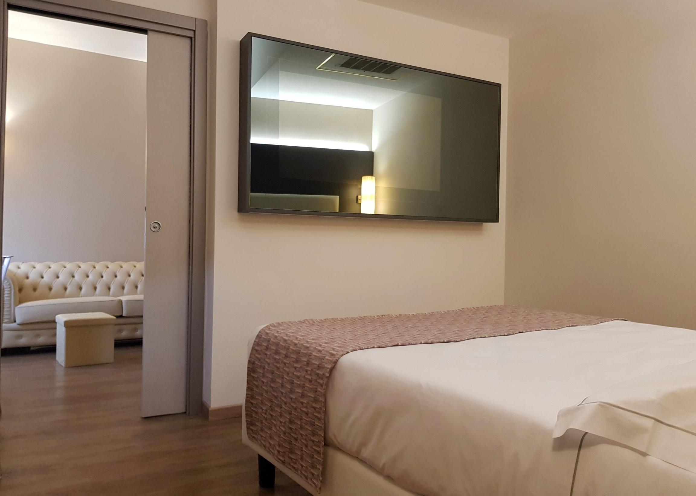 Astra Hotel Ferrara Esterno foto