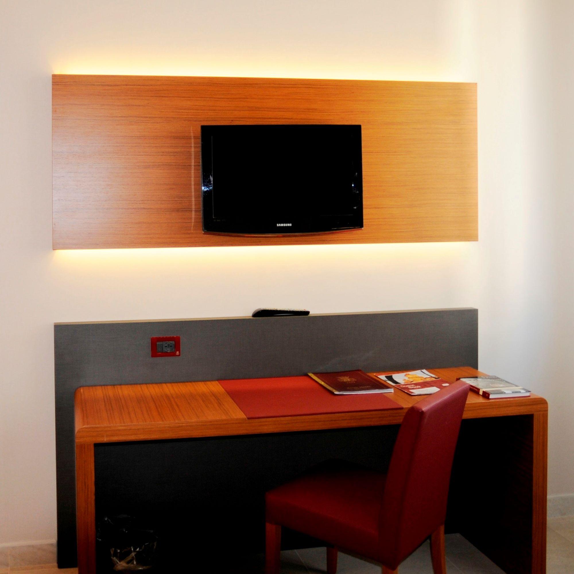 Astra Hotel Ferrara Esterno foto