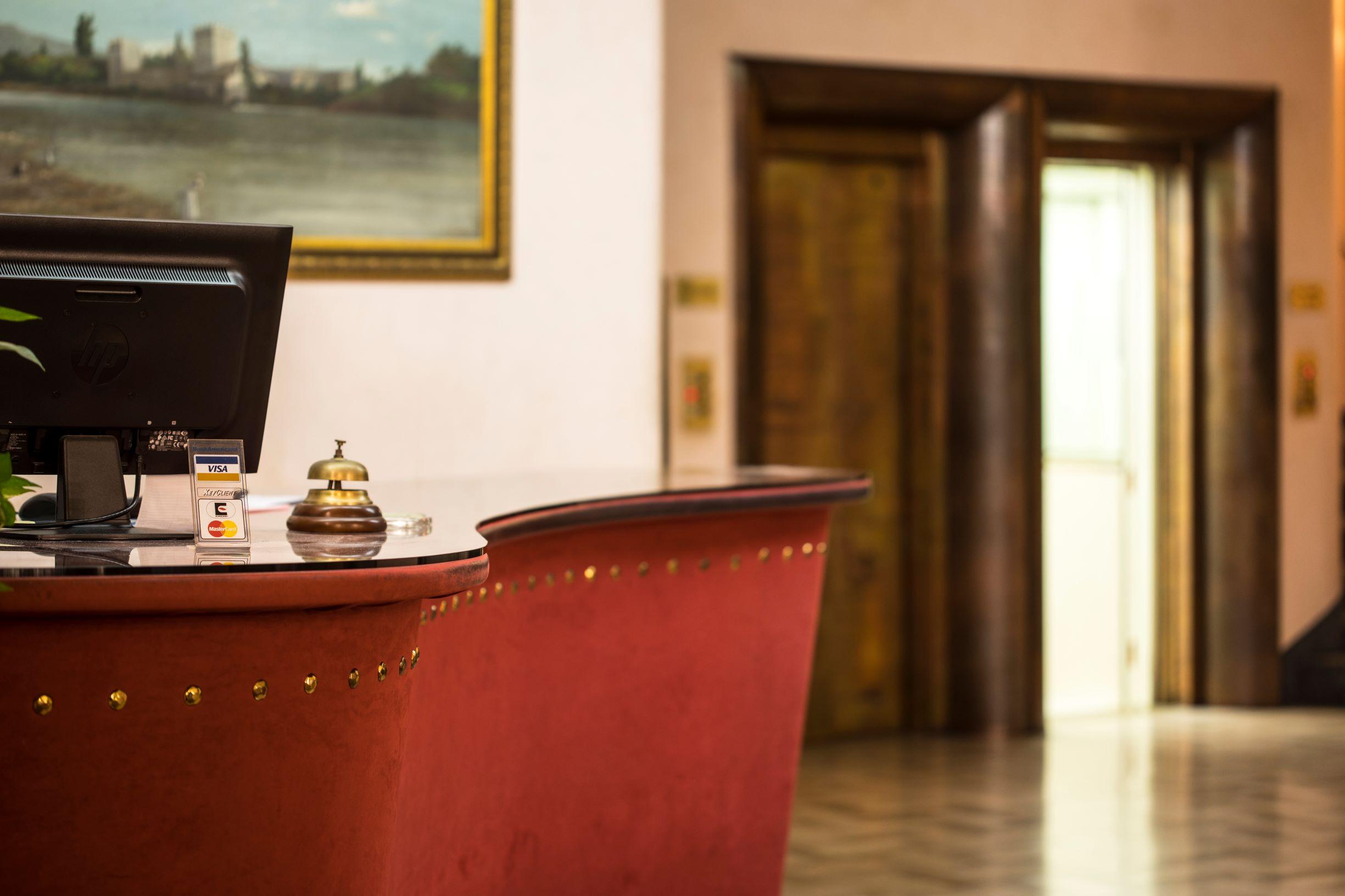 Astra Hotel Ferrara Esterno foto